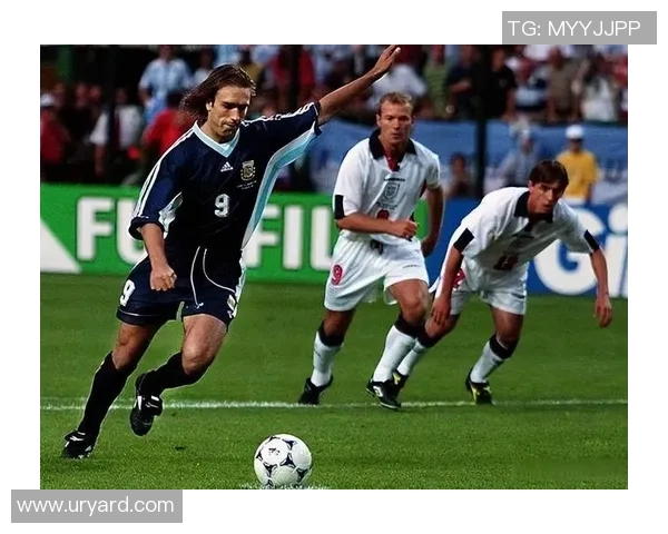 欧文世界杯传奇之路：从足球明星到历史铭刻的瞬间